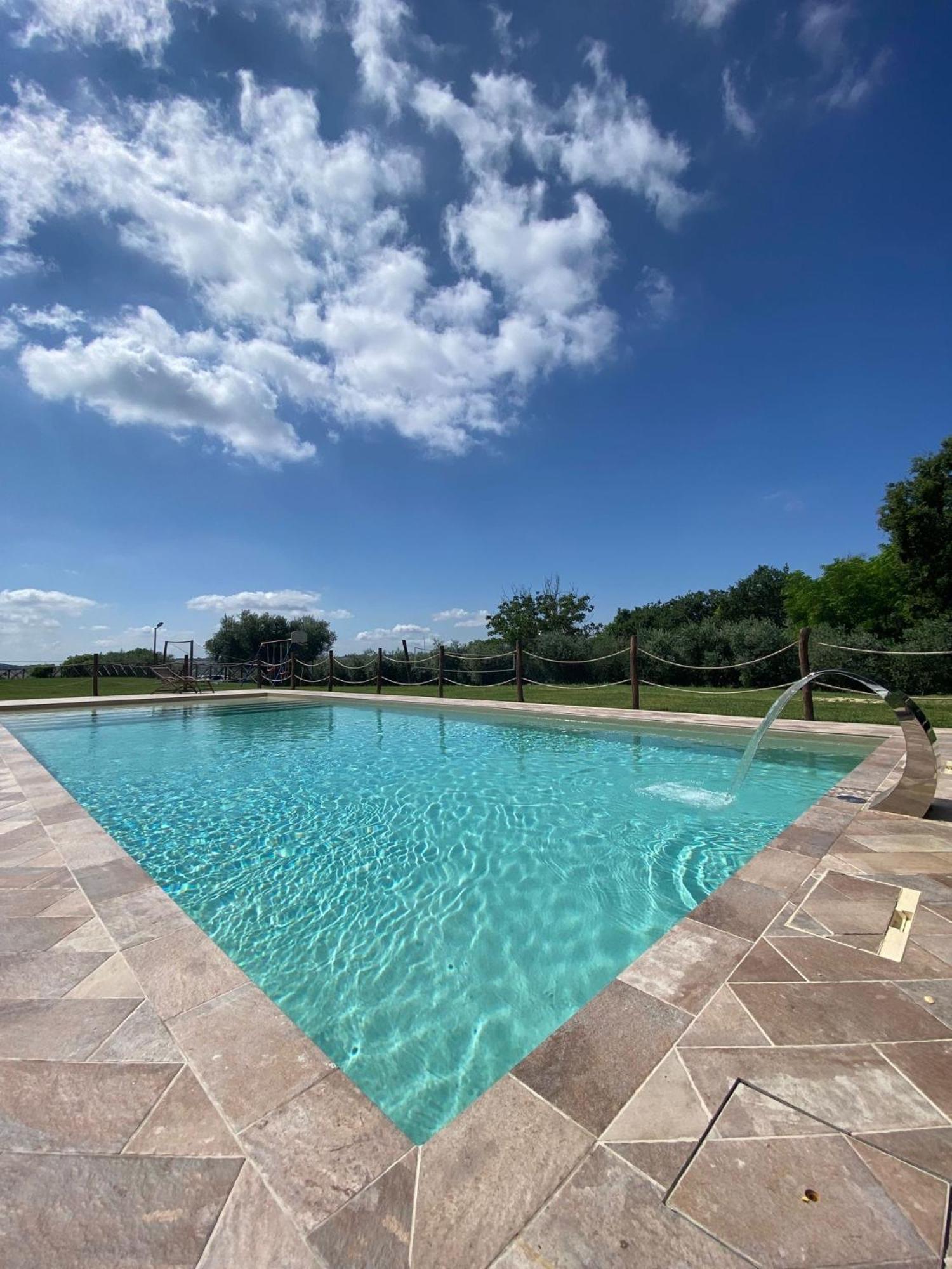 Agriturismo Nido Delle Rondini Macerata Luaran gambar